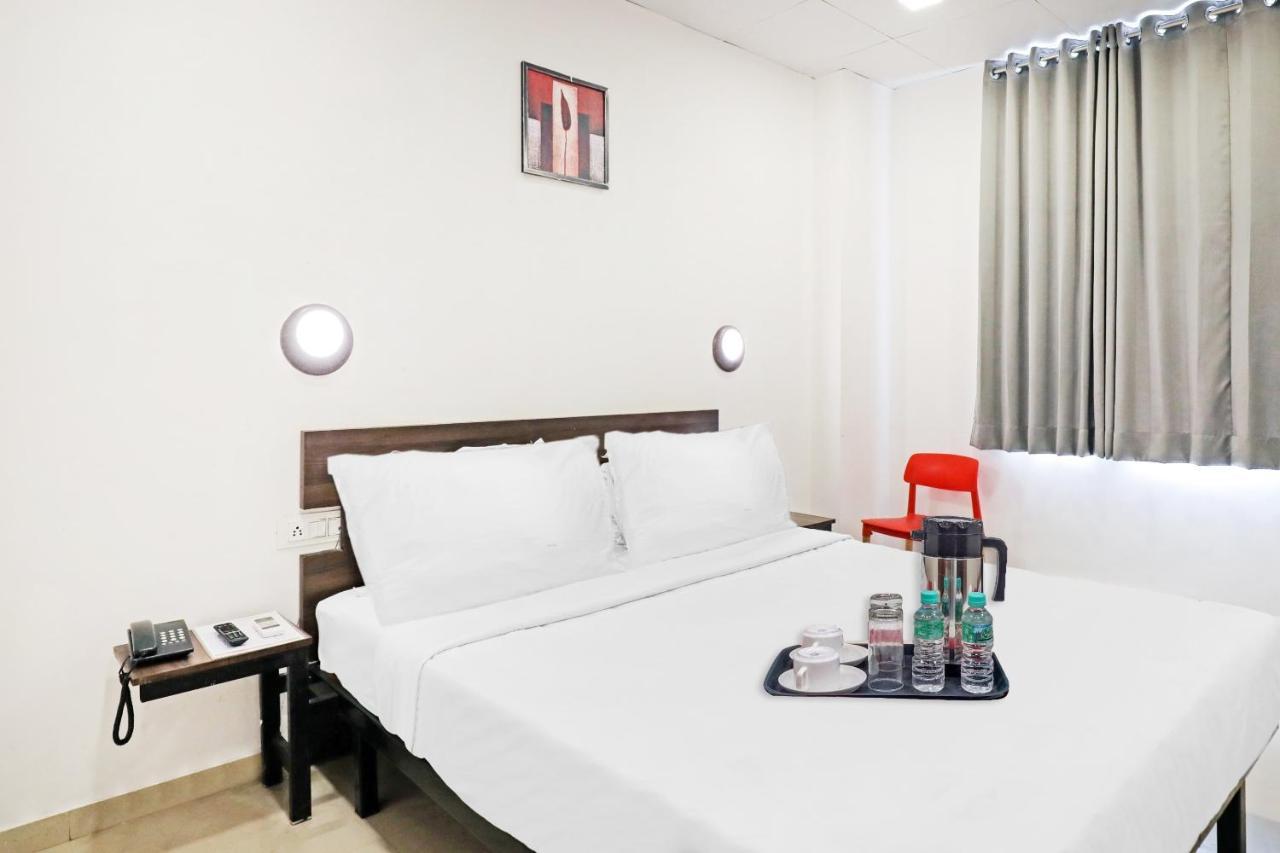 Hotel Gokul Solitaire, Surat Bhatha Ngoại thất bức ảnh