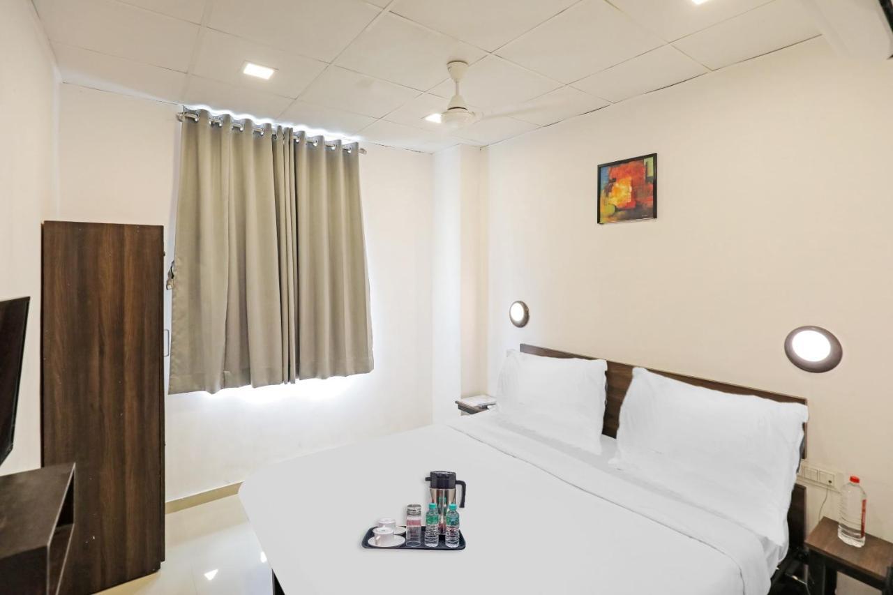 Hotel Gokul Solitaire, Surat Bhatha Ngoại thất bức ảnh