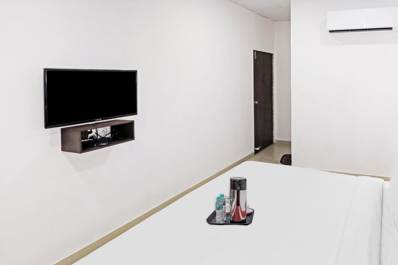 Hotel Gokul Solitaire, Surat Bhatha Ngoại thất bức ảnh