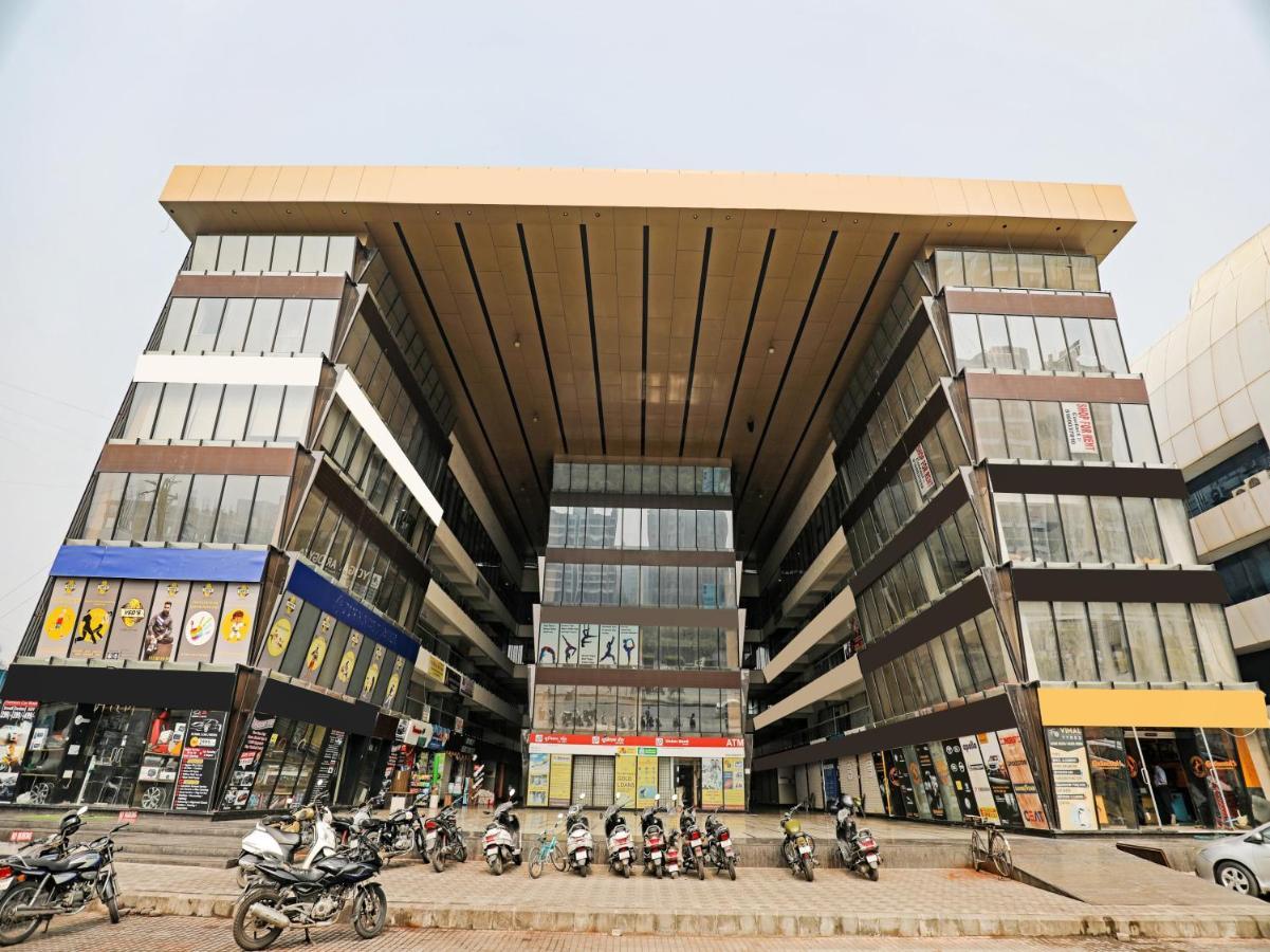 Hotel Gokul Solitaire, Surat Bhatha Ngoại thất bức ảnh