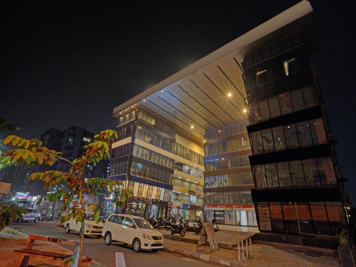 Hotel Gokul Solitaire, Surat Bhatha Ngoại thất bức ảnh