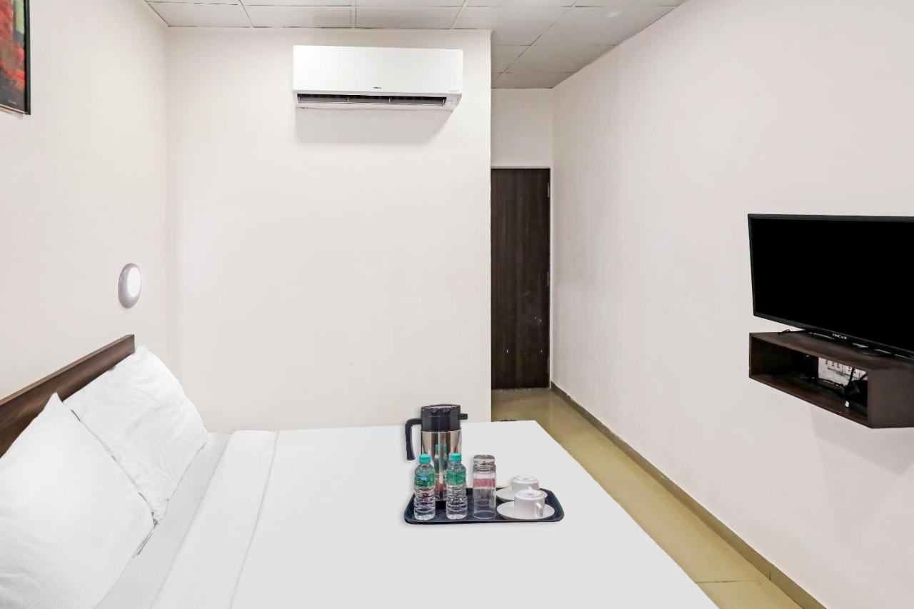 Hotel Gokul Solitaire, Surat Bhatha Ngoại thất bức ảnh