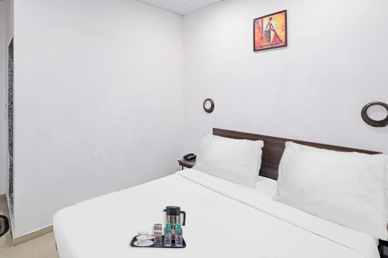Hotel Gokul Solitaire, Surat Bhatha Ngoại thất bức ảnh