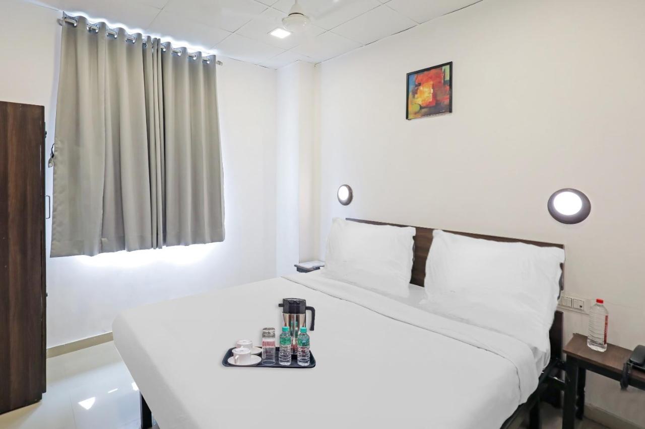 Hotel Gokul Solitaire, Surat Bhatha Ngoại thất bức ảnh