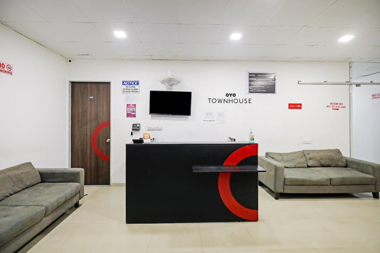 Hotel Gokul Solitaire, Surat Bhatha Ngoại thất bức ảnh