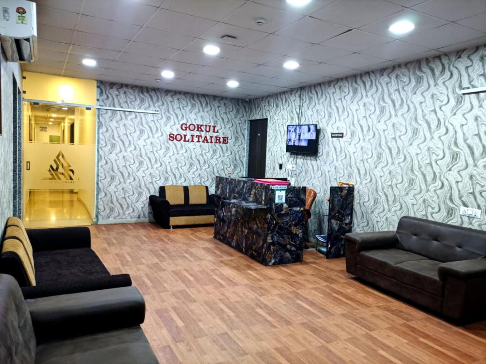 Hotel Gokul Solitaire, Surat Bhatha Ngoại thất bức ảnh