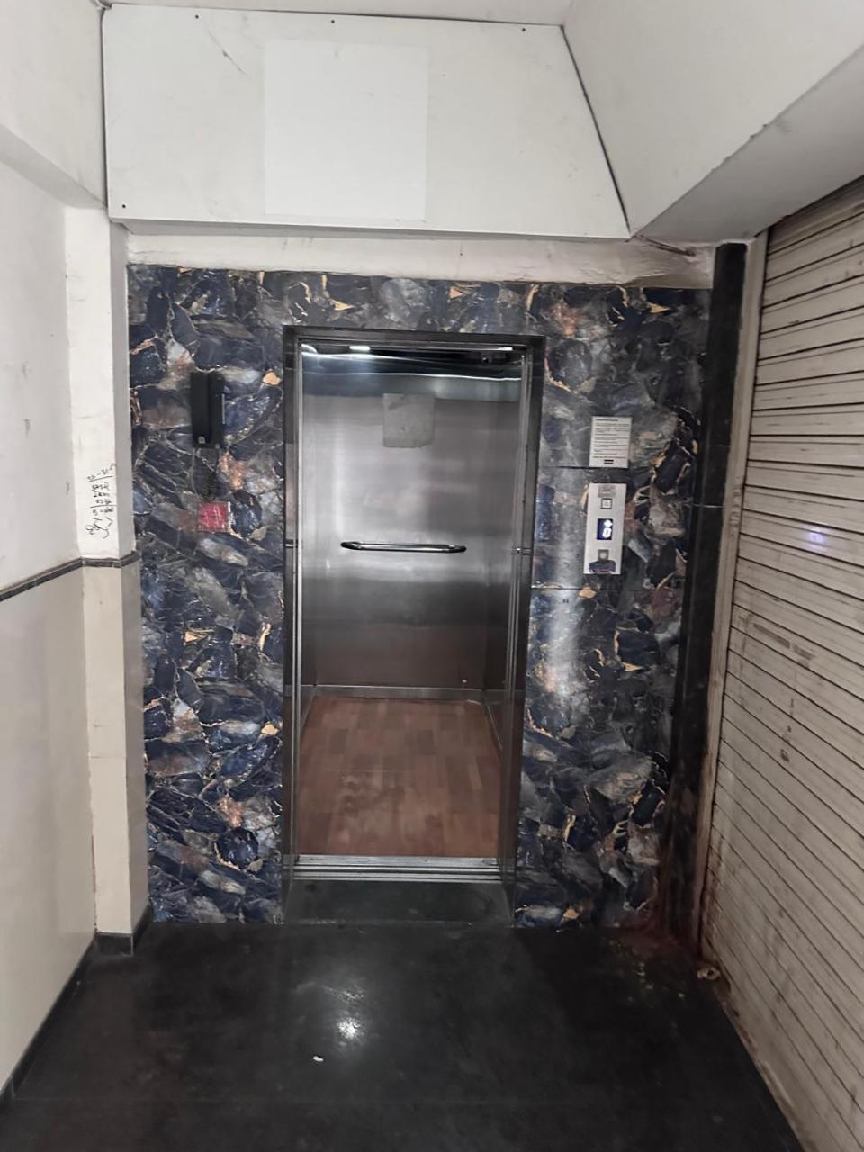 Hotel Gokul Solitaire, Surat Bhatha Ngoại thất bức ảnh